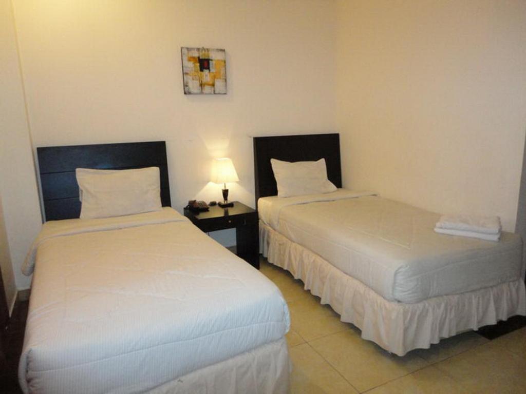 Grand Duta Hotel Palu Zimmer foto